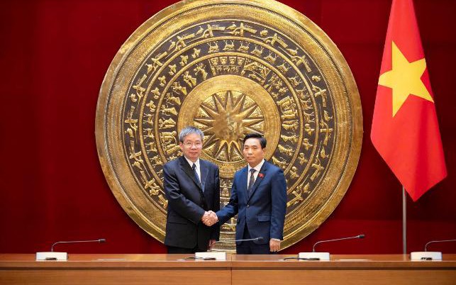 https://bcp.cdnchinhphu.vn/359255642496790528/2026/6/25/photo-1782385850363-17823858505412014950912-27-0-429-643-crop-178238592698776567683.jpg