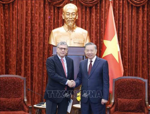 越共中央总书记、国家主席苏林会见比利时、挪威、荷兰、巴西驻越大使- Ảnh 3. 越共中央总书记、国家主席苏林会见比利时、挪威、荷兰、巴西驻越大使- Ảnh 3.