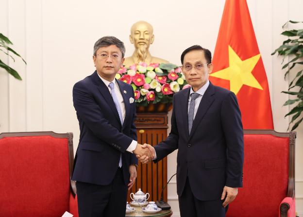 外交部部长黎怀忠会见印度驻越南大使- Ảnh 1. 外交部部长黎怀忠会见印度驻越南大使- Ảnh 1.