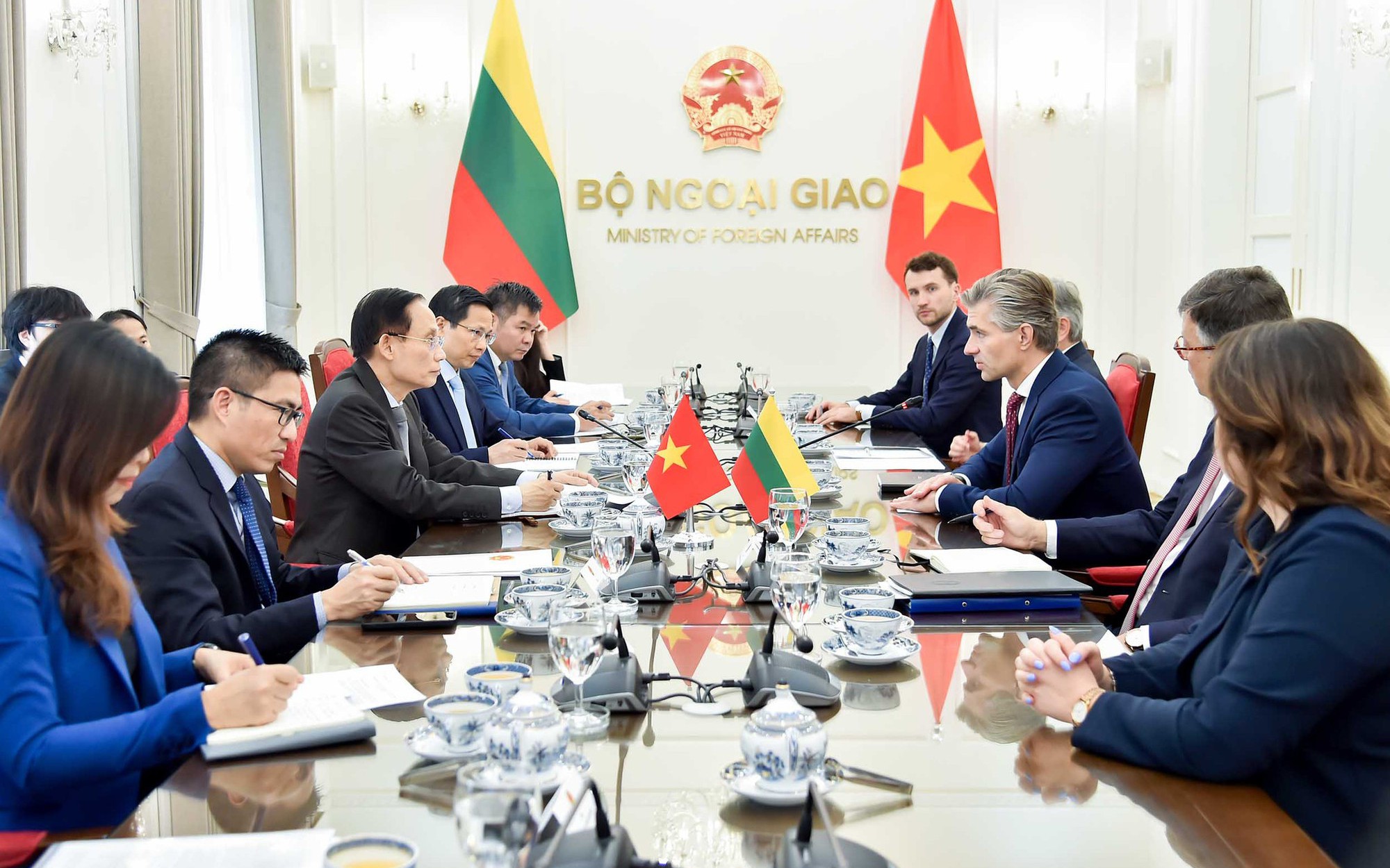 https://bcp.cdnchinhphu.vn/359255642496790528/2026/7/29/29-7trunglitva-1785293789073482204205-70-0-1320-2000-crop-17852938585231349668220.jpg