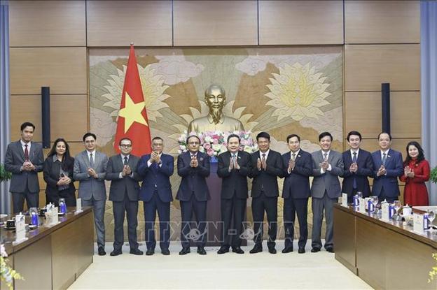 越南国会主席陈青敏会见马来西亚总检察长莫哈末杜苏基- Ảnh 2.