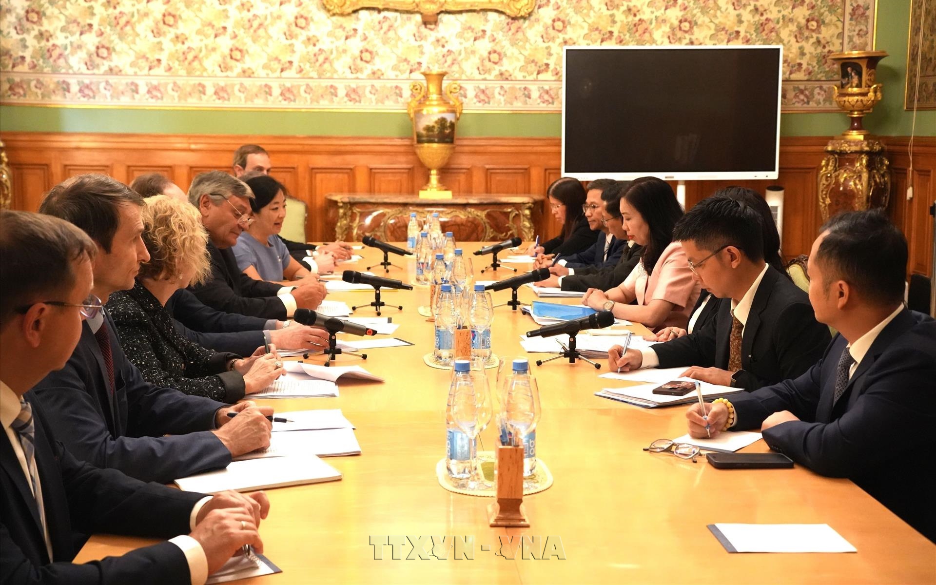 https://bcp.cdnchinhphu.vn/359255642496790528/2026/8/22/22-8thamkhaoctri-17873613964951754166513-80-0-1280-1920-crop-1787361420651808682943.jpg