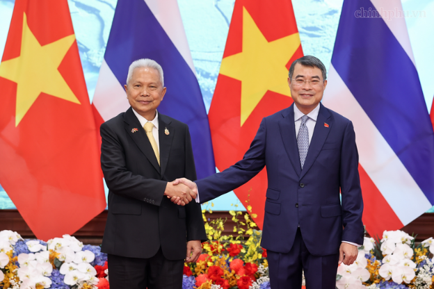 政府总理黎明兴会见泰王国国会主席苏蓬·扎拉姆- Ảnh 1.