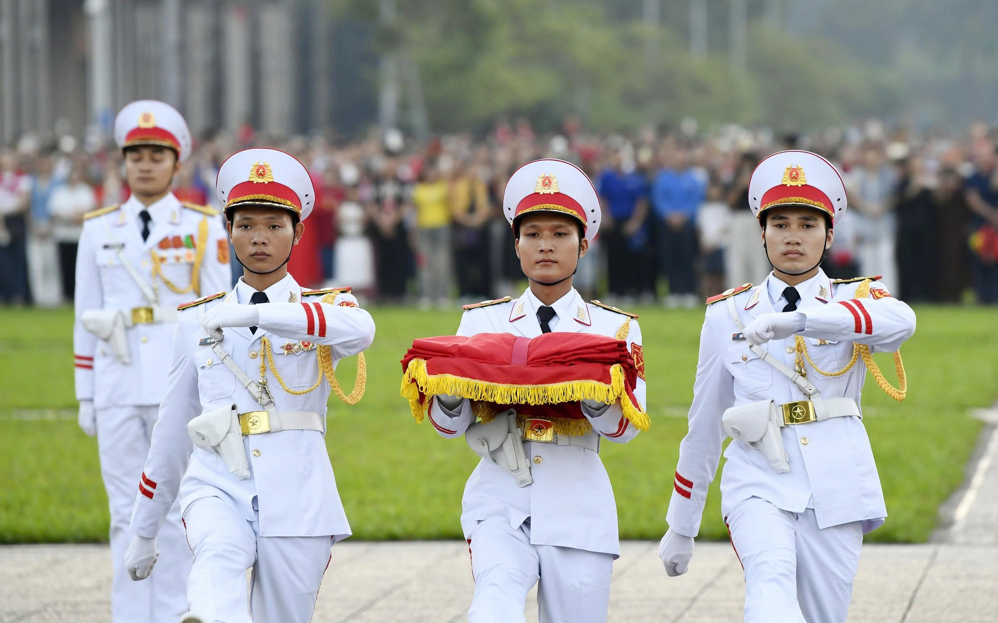 https://bcp.cdnchinhphu.vn/359255642496790528/2026/9/2/2-9-thuongco-1788350181997106373443-106-0-1356-2000-crop-1788350188526214632917.png