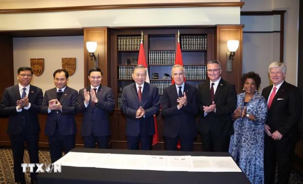 越共中央总书记、国家主席苏林同加拿大总理马克·卡尼举行会谈- Ảnh 3.