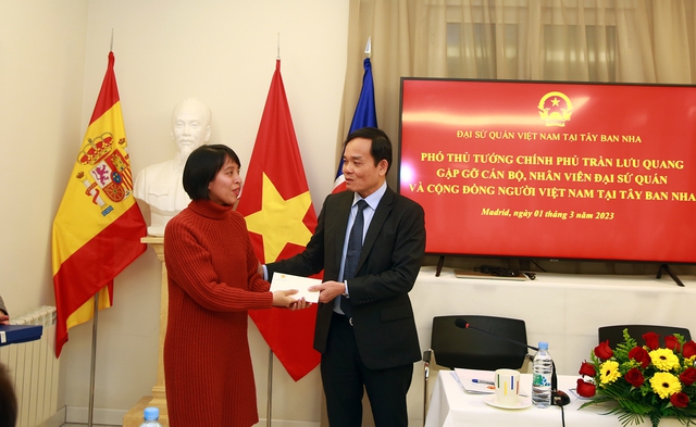 Chùm ảnh: Phó Thủ tướng Trần Lưu Quang thăm chính thức Tây Ban Nha - Ảnh 5.