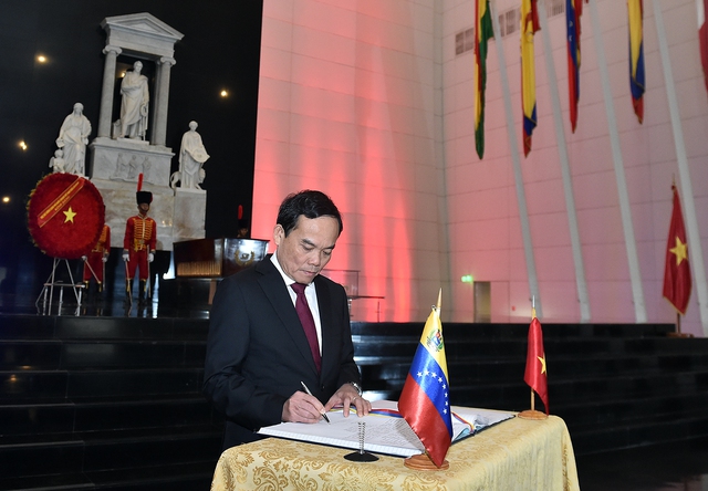 Chùm ảnh: Phó Thủ tướng Trần Lưu Quang thăm chính thức Venezuela- Ảnh 15.