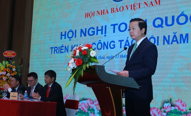 Báo chí góp phần hóa giải thách thức, tận dụng thời cơ* - Ảnh 1. Báo chí góp phần hóa giải thách thức, tận dụng thời cơ* - Ảnh 1.