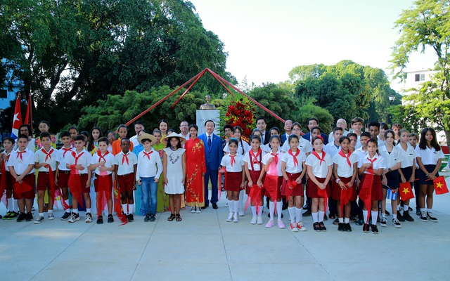 * Công viên Hồ Chí Minh là dấu mốc biểu tượng về tình cảm hữu nghị đặc biệt Việt Nam – Cuba - Ảnh 1. * Công viên Hồ Chí Minh là dấu mốc biểu tượng về tình cảm hữu nghị đặc biệt Việt Nam – Cuba - Ảnh 1.