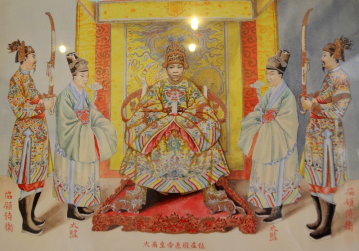 Độc đáo bộ tranh lễ phục triều Nguyễn năm 1902