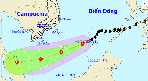 Bão số 15 suy yếu dần
