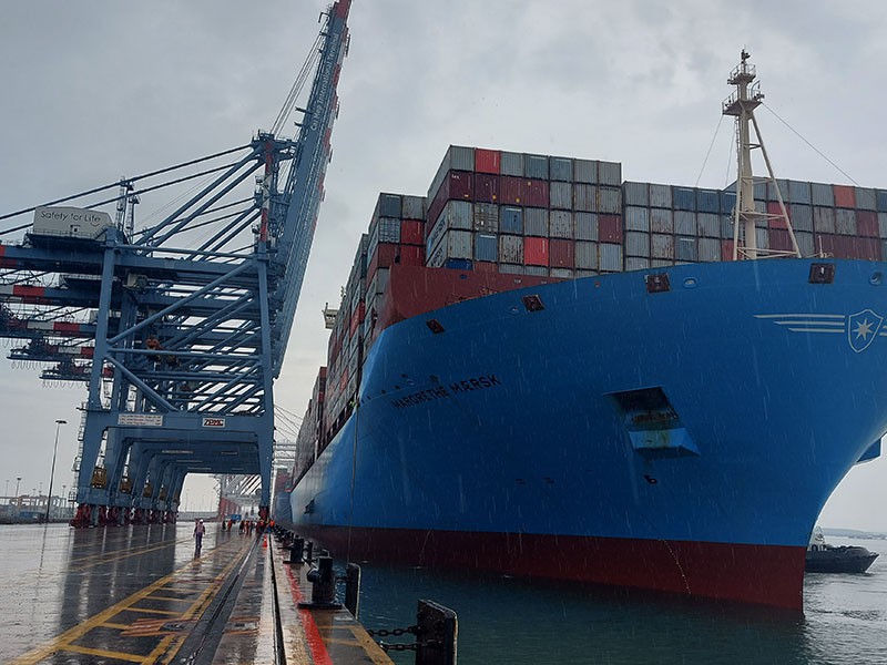 Lịch sử giá Mô hình tàu container chở hàng gỗ Maersk trang trí 1m cập nhật  82023  BeeCost