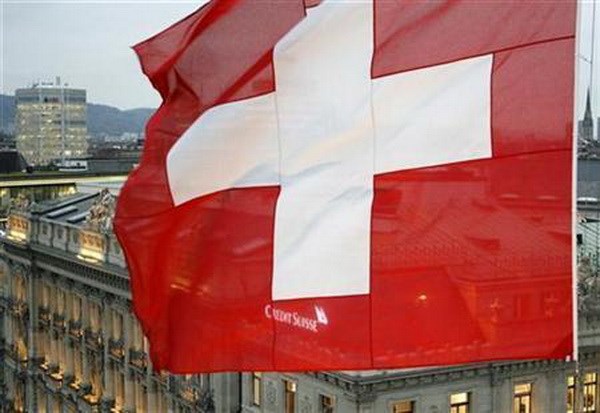 Quốc khánh Thụy Sĩ: Ngày Quốc khánh Thụy Sĩ là ngày lễ quan trọng của đất nước này, tưởng nhớ sự kiện lịch sử hình thành Liên bang Thụy Sĩ. Đi kèm với các hoạt động chào đón những khách du lịch và cư dân mở rộng, đây là dịp để tưởng nhớ lịch sử, kết nối với những người dân địa phương, và có những trải nghiệm đầy cảm xúc và ý nghĩa của đất nước Thụy Sĩ.