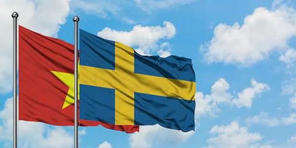 Quan hệ Việt Nam - Thụy Điển: Quan hệ Việt Nam - Thụy Điển đang phát triển trong nhiều lĩnh vực quan trọng, từ kinh tế, đầu tư, giáo dục, đến văn hóa và xã hội. Thụy Điển là một trong những đối tác hàng đầu của Việt Nam tại Châu Âu, với nhiều thỏa thuận quan trọng được ký kết trong thời gian gần đây. Hãy cùng nhau bắt đầu cuộc hành trình khám phá về quan hệ văn hóa và xã hội giữa hai quốc gia này, và cảm nhận sự gần gũi và đoàn kết giữa Việt Nam và Thụy Điển!