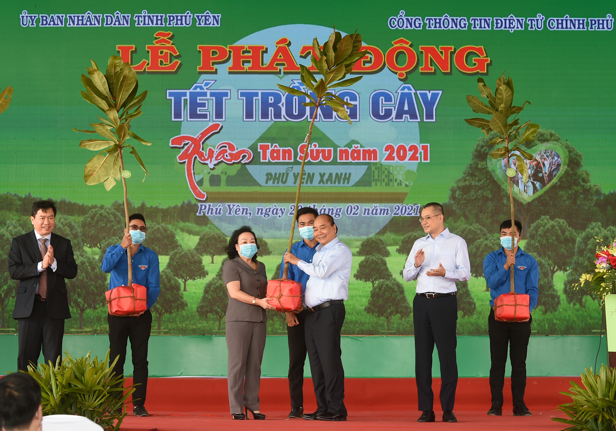 Học sinh làm gì để ứng phó với biến đổi khí hậu? 10 hành động nhỏ tạo thay đổi lớn