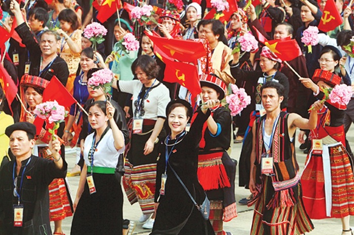 Đại hội dân tộc thiểu số là dịp để các cộng đồng thiểu số gặp gỡ, trao đổi văn hóa và tìm hiểu lẫn nhau. Hãy cùng tìm hiểu về các nghi lễ đặc trưng của các cơ quan dân tộc, âm nhạc, trang phục và nghệ thuật của các tộc người Việt Nam, qua các hình ảnh đẹp và tươi sáng.