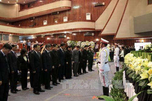Đoàn cấp cao Việt Nam dự lễ tang nguyên Chủ tịch Quốc hội Lào Samane Vignaket