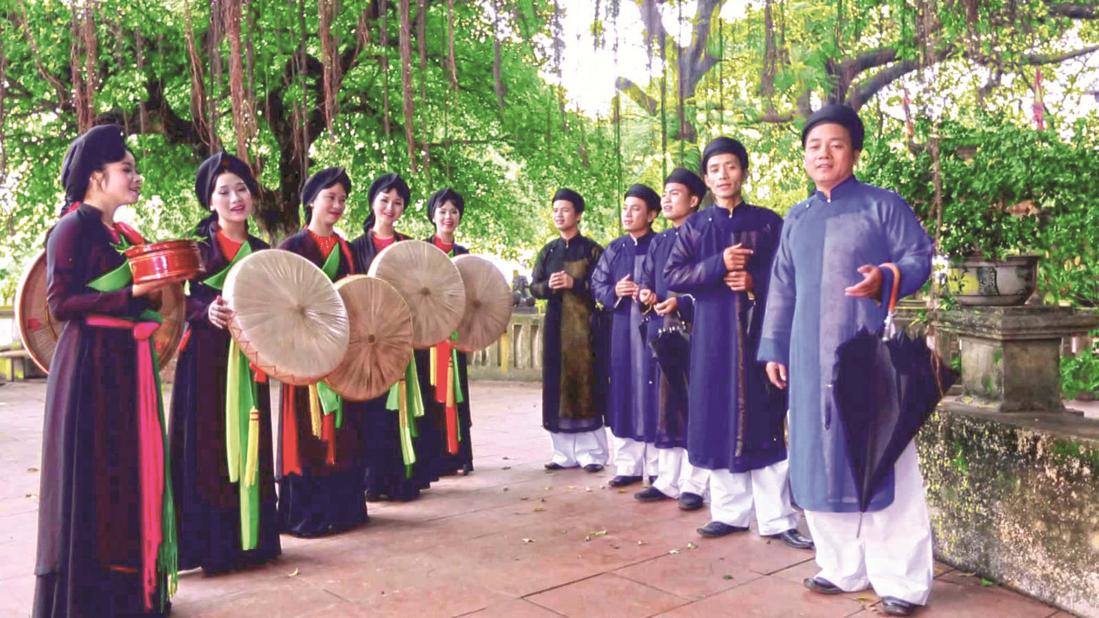 Hãy xem hình ảnh về Bảo tồn, phát huy di sản văn hóa phi vật thể Dân ca Quan họ Bắc Ninh để cảm nhận được nét đẹp và ý nghĩa sâu sắc của dòng nhạc truyền thống này. Đây là hành trình bảo tồn và phát huy giá trị di sản văn hóa của dân tộc.