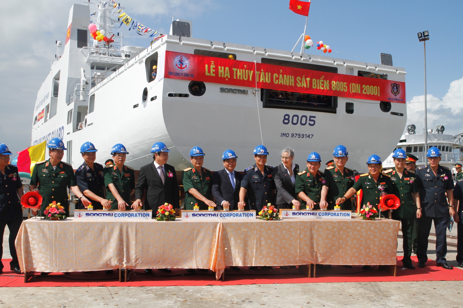 Cảnh sát biển đồng hành với ngư dân Khánh Hòa  Báo Người lao động