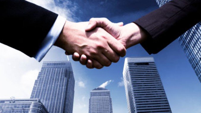 Pha Lê Vinh Danh Đối Tác Chiến Lược