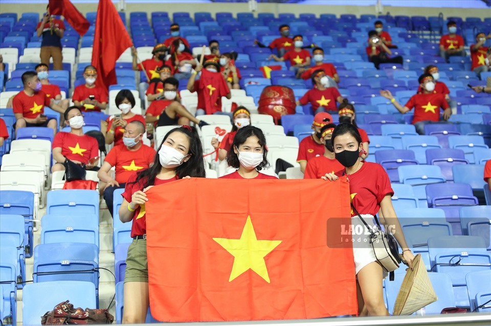 Đội tuyển - Đội tuyển của chúng ta đang có những thành tích ấn tượng trong các giải đấu quốc tế. Hãy cùng cổ vũ, động viên và yêu thương đội tuyển của chúng ta bằng cách xem hình ảnh về những bàn thắng đẹp và niềm tự hào của người hâm mộ Việt Nam. Cùng chờ đợi và hy vọng cho thành tích tốt hơn ở những giải đấu tiếp theo của chúng ta.