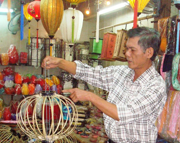 Người Đưa Đèn Lồng Hội An Xuất Ngoại
