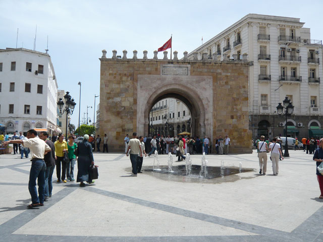 Tunis - Thành phố trắng bên bờ Địa Trung Hải