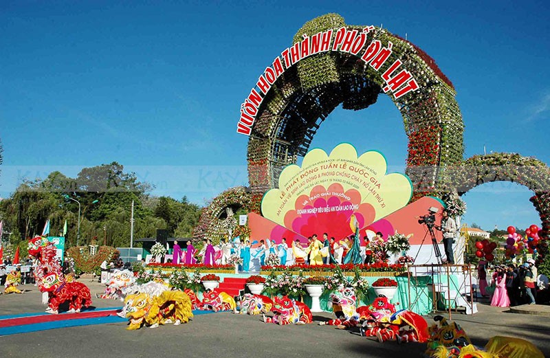 Da Lat flower festival attracts nearly 500,000 visitors