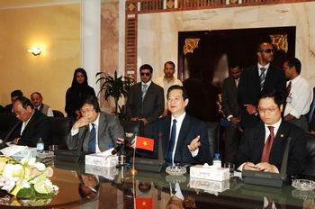 Vietnamese PM meets UAE businesses