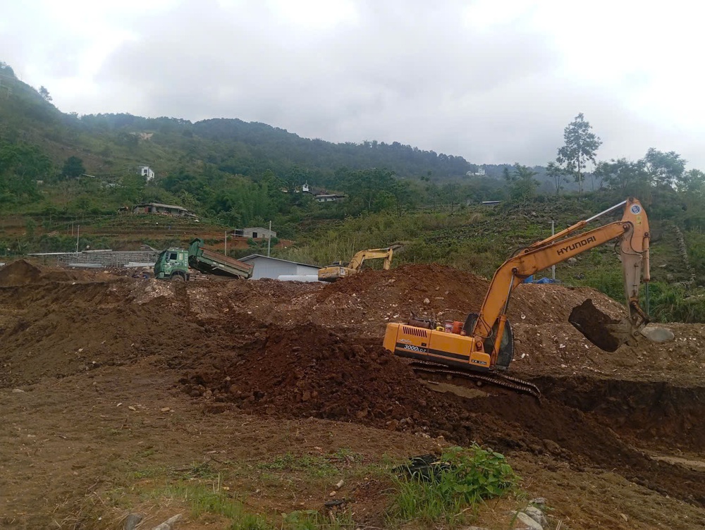 Tăng tốc xây dựng 100 trường nội trú vùng biên - BÀI 1: Cuộc đua trên những công trường nơi biên ải- Ảnh 3. Tăng tốc xây dựng 100 trường nội trú vùng biên - BÀI 1: Cuộc đua trên những công trường nơi biên ải- Ảnh 3.