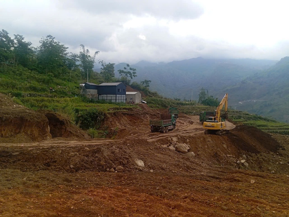 Tăng tốc xây dựng 100 trường nội trú vùng biên - BÀI 1: Cuộc đua trên những công trường nơi biên ải- Ảnh 4. Tăng tốc xây dựng 100 trường nội trú vùng biên - BÀI 1: Cuộc đua trên những công trường nơi biên ải- Ảnh 4.