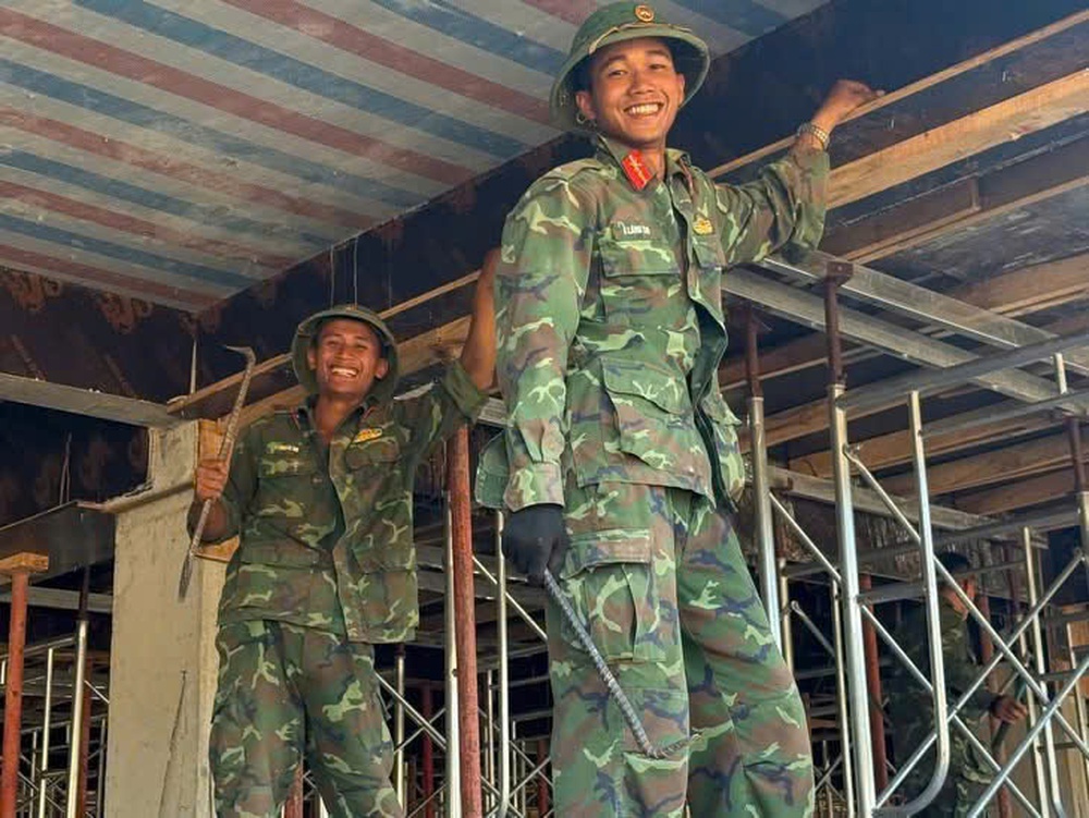 Tăng tốc xây dựng 100 trường nội trú vùng biên - BÀI 1: Cuộc đua trên những công trường nơi biên ải- Ảnh 6. Tăng tốc xây dựng 100 trường nội trú vùng biên - BÀI 1: Cuộc đua trên những công trường nơi biên ải- Ảnh 6.