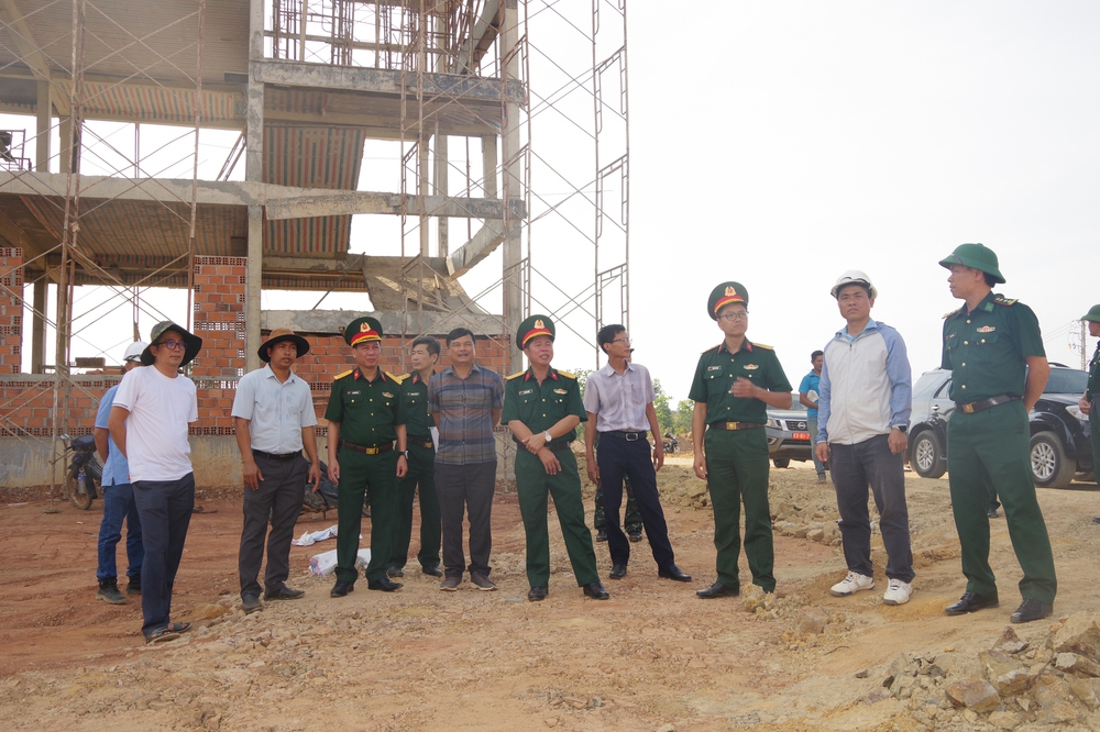Tăng tốc xây dựng 100 trường nội trú vùng biên - BÀI 1: Cuộc đua trên những công trường nơi biên ải- Ảnh 8. Tăng tốc xây dựng 100 trường nội trú vùng biên - BÀI 1: Cuộc đua trên những công trường nơi biên ải- Ảnh 8.