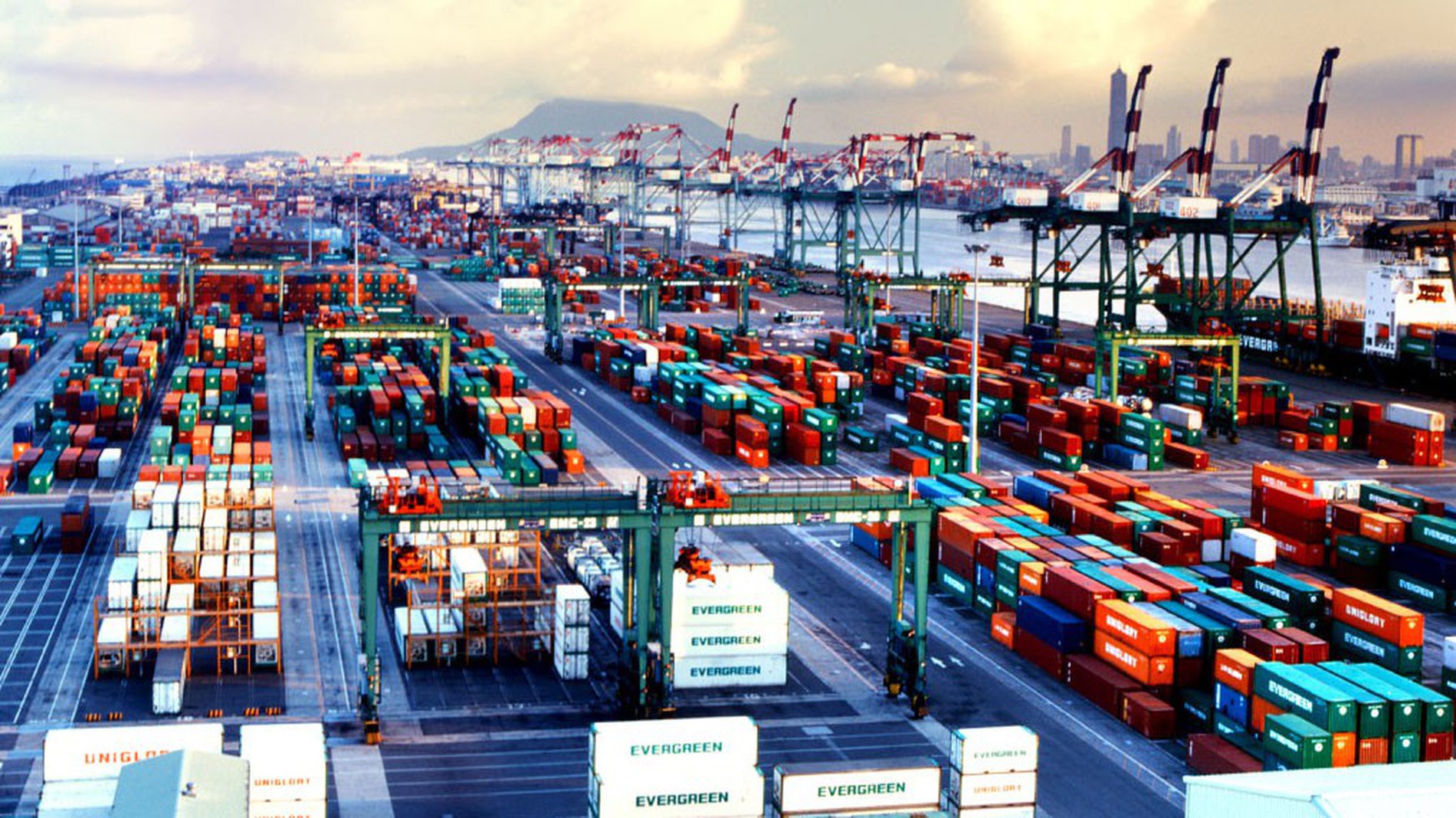 Còn dư địa giảm chi phí logistics