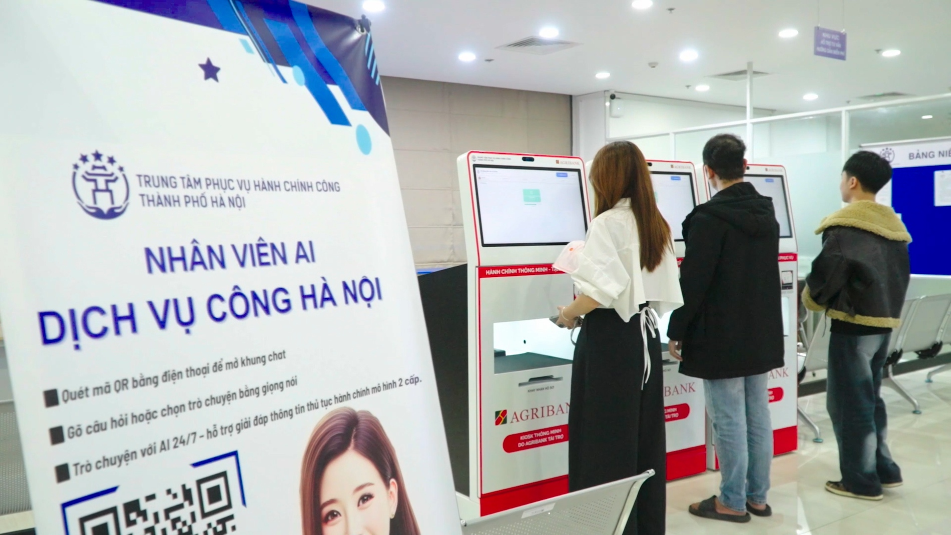 Ra mắt Kiosk thông minh chứng thực bản sao điện tử tại Hà Nội