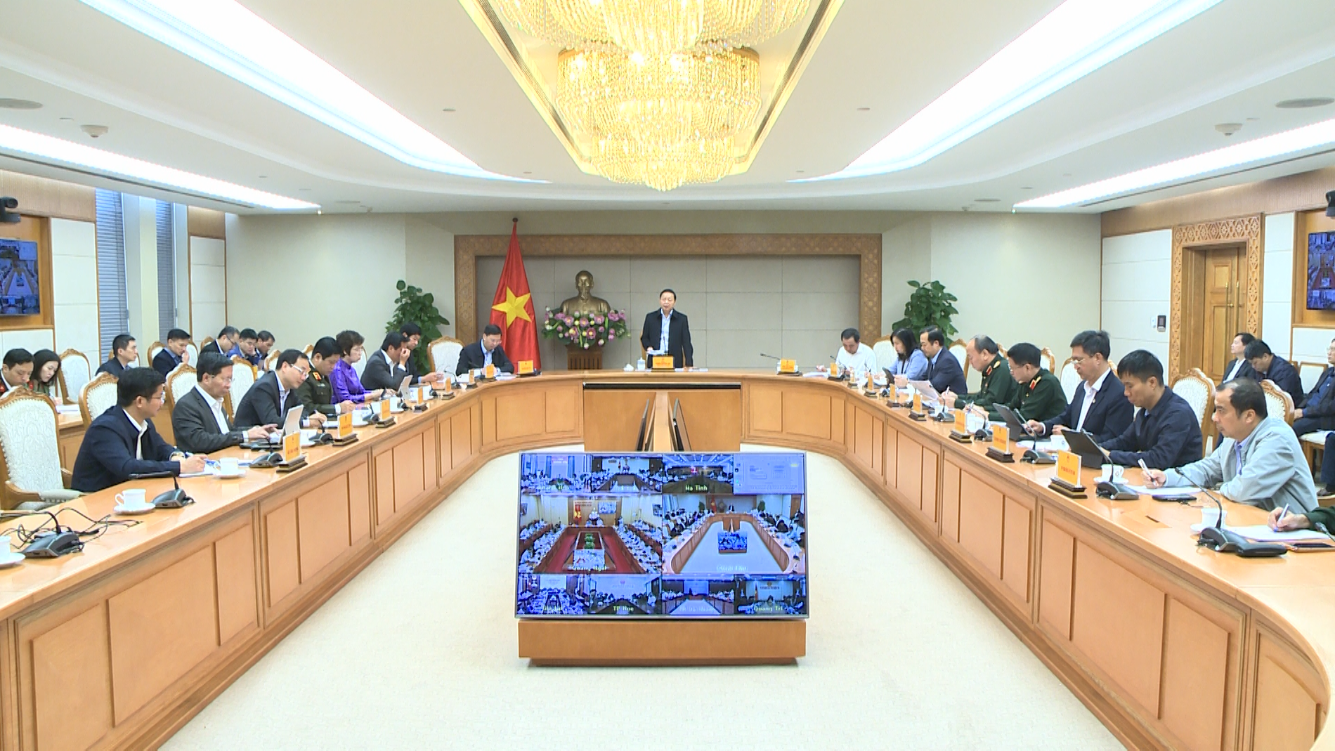 Bão số 13: Chủ động ứng phó trong tình trạng khẩn cấp 