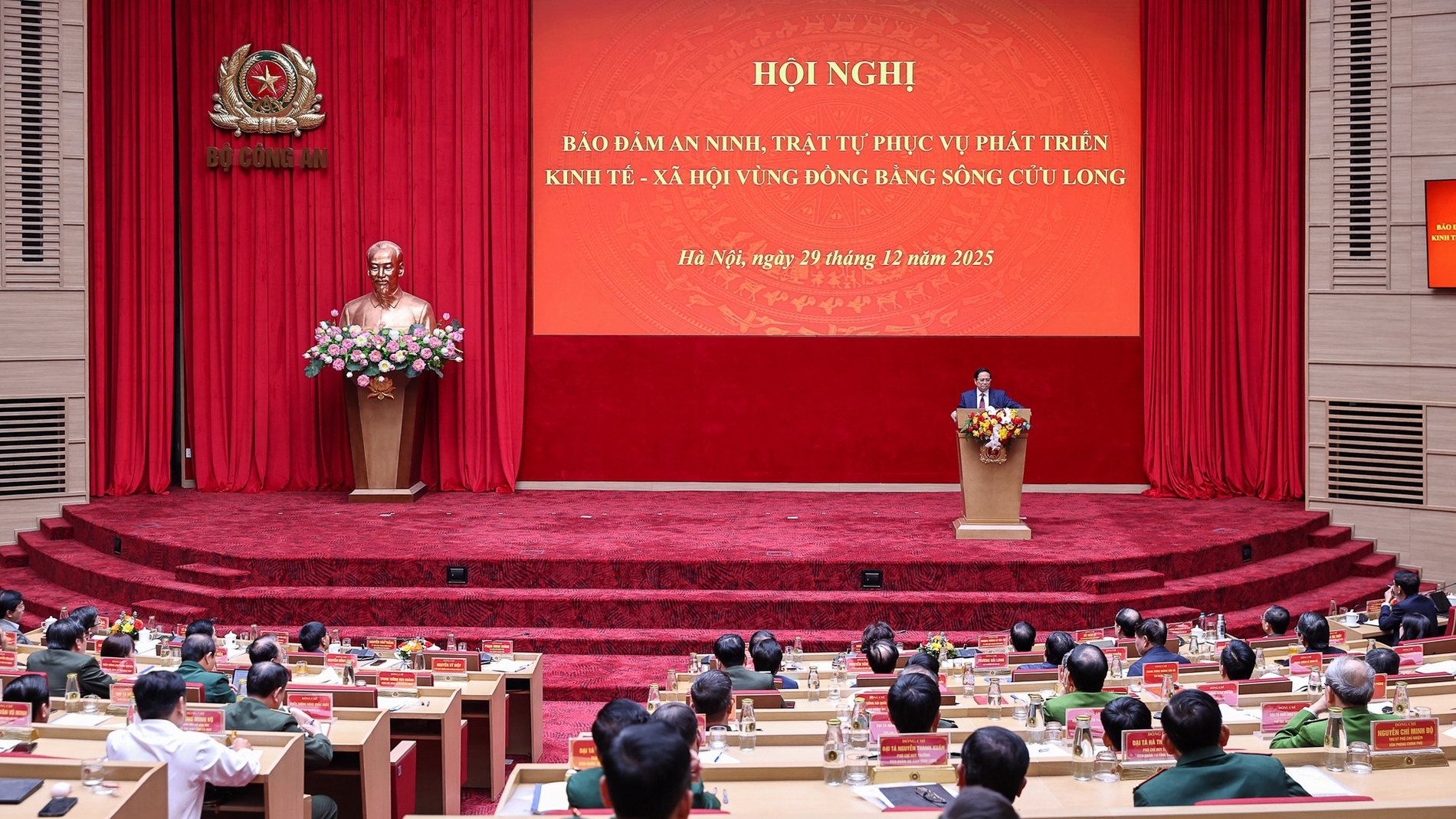 Kết hợp chặt chẽ giữa phát triển KT-XH với quốc phòng, an ninh ngay từ cơ sở