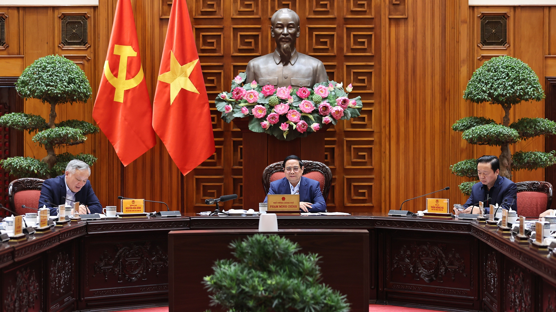 Xây dựng chính sách vượt trội để thí điểm một số khu thương mại tự do