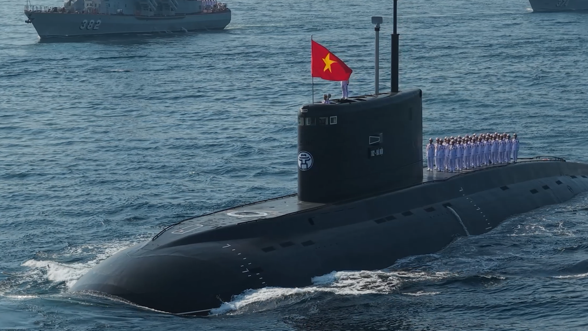 Lễ chào cờ trên biển