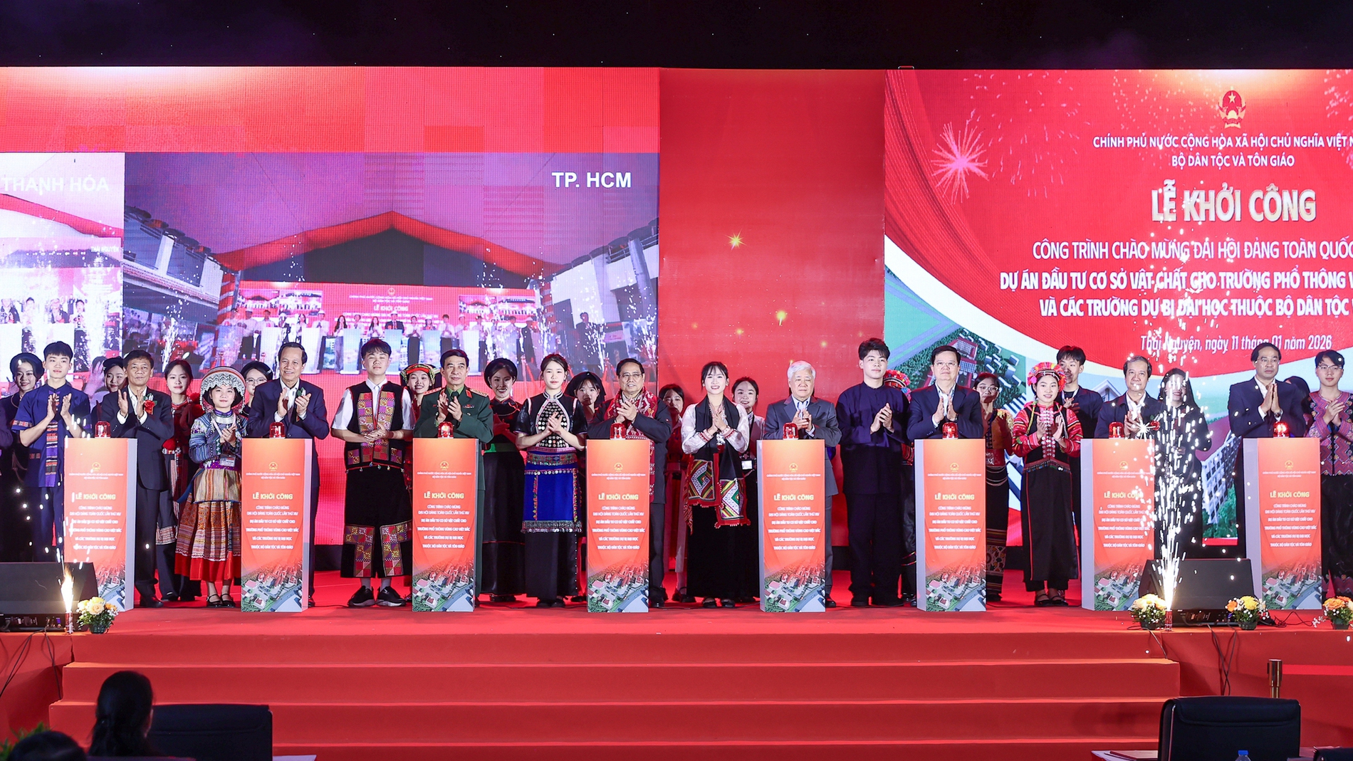 Xây dựng các trường chuyên biệt bằng “tình dân tộc, nghĩa đồng bào”