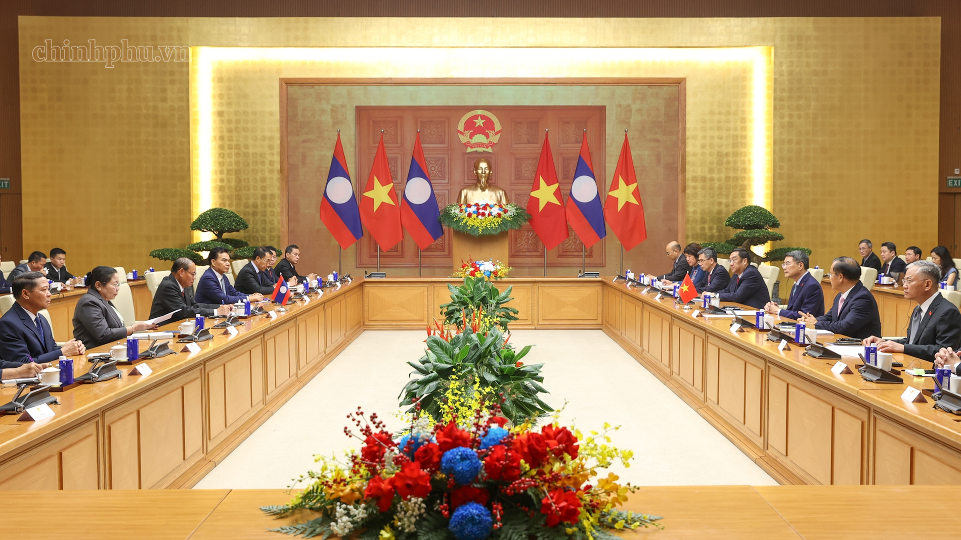 Thủ tướng Lê Minh Hưng tiếp Thường trực Ban Bí thư Trung ương Đảng Nhân dân Cách mạng Lào