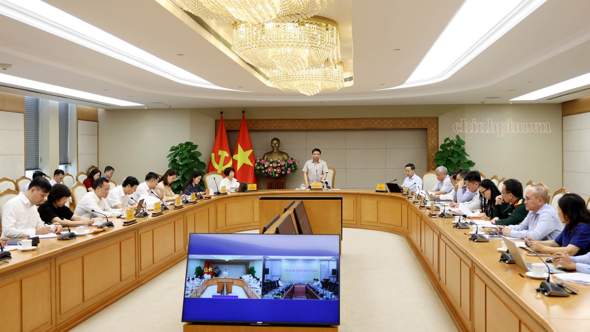 Đưa Trung tâm Tài chính Quốc tế vào vận hành thực chất, an toàn và hiệu quả