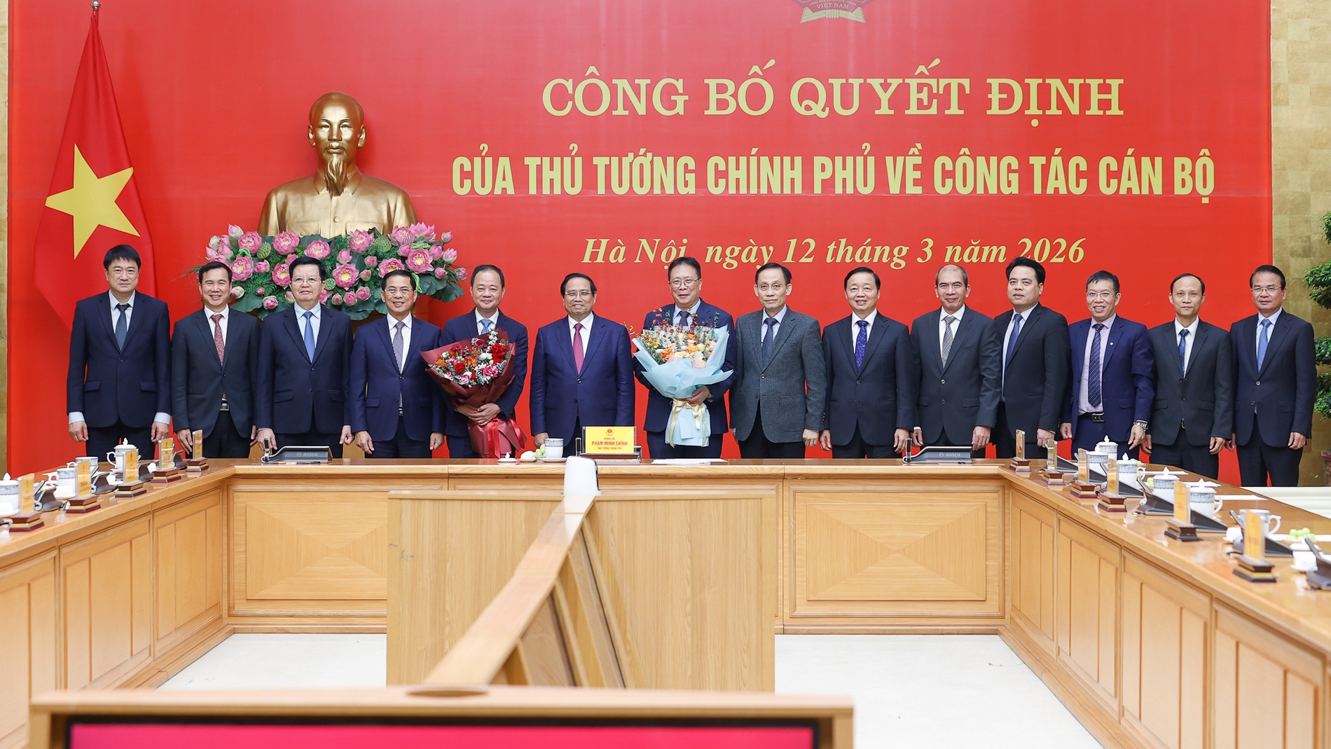 Thủ tướng trao quyết định bổ nhiệm Chủ tịch Viện Hàn lâm KH&CN Việt Nam