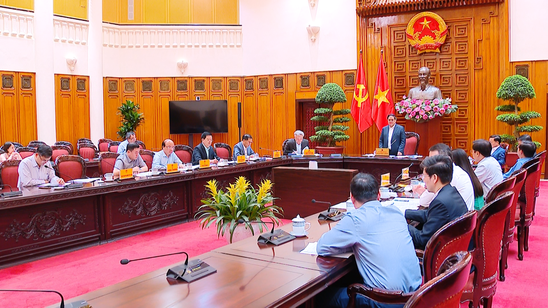 Điều hành, quản lý thị trường xăng dầu có kiểm soát, bình ổn giá