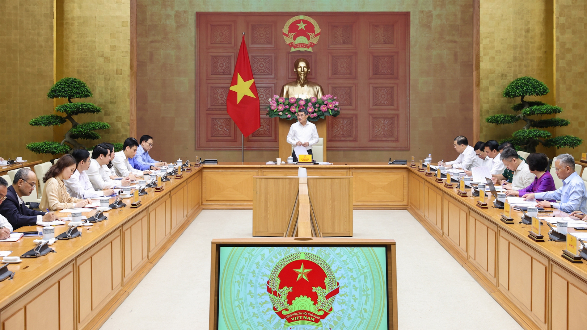 Thủ tướng Chính phủ: Đổi mới toàn diện, mạnh mẽ công tác đối ngoại