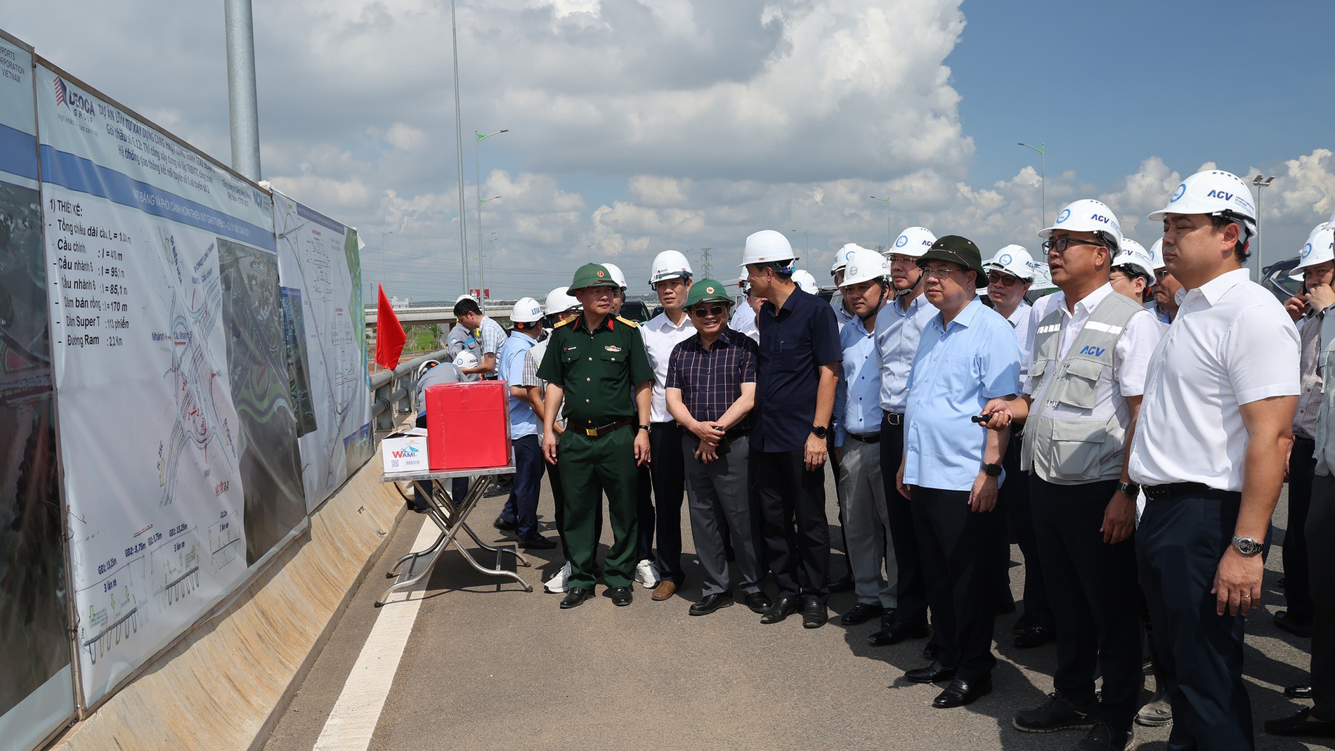 Phó Thủ tướng Thường trực Phạm Gia Túc kiểm tra tiến độ dự án sân bay Long Thành