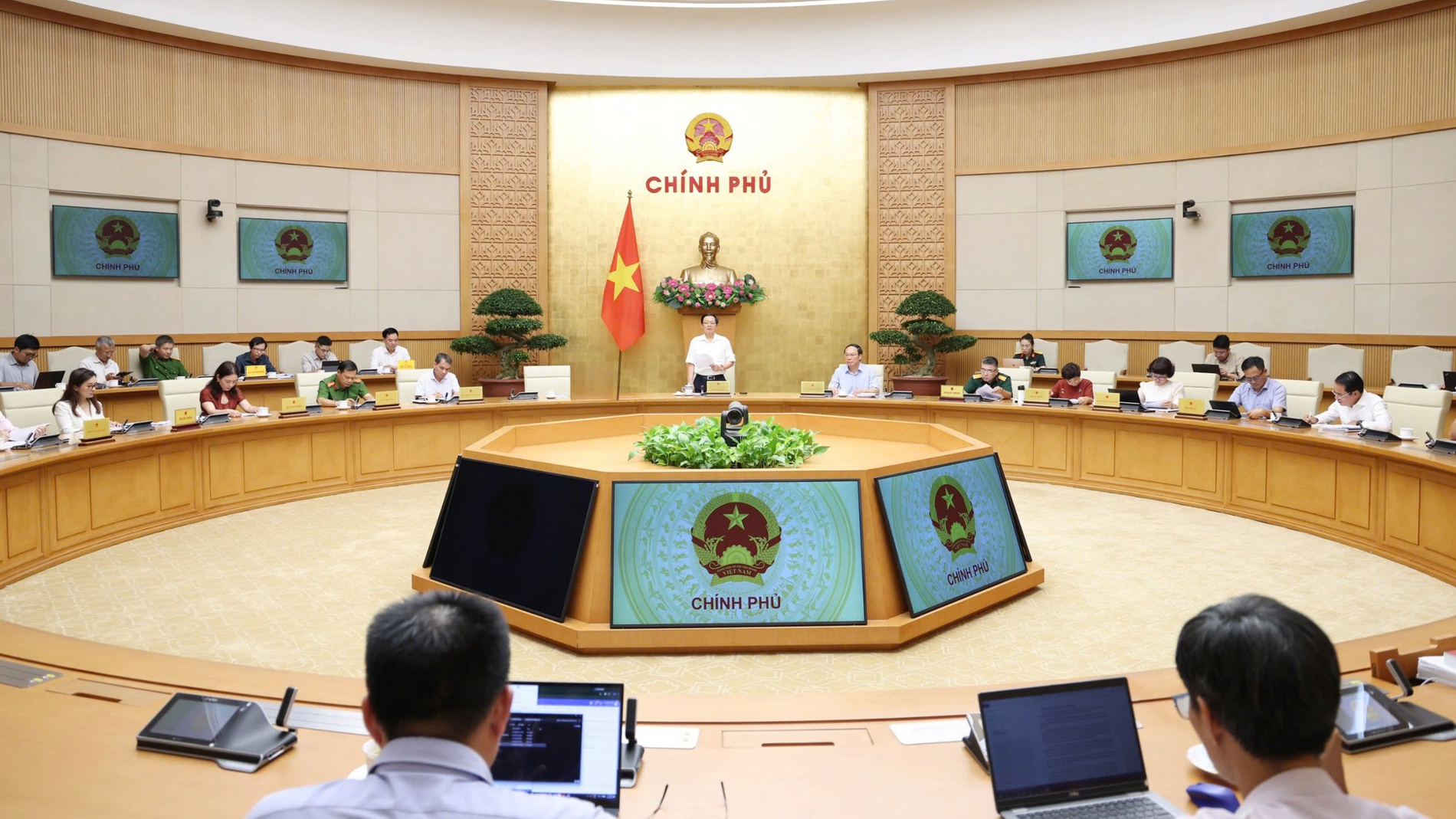 Hoàn thiện chính sách môi trường theo yêu cầu phát triển của đất nước