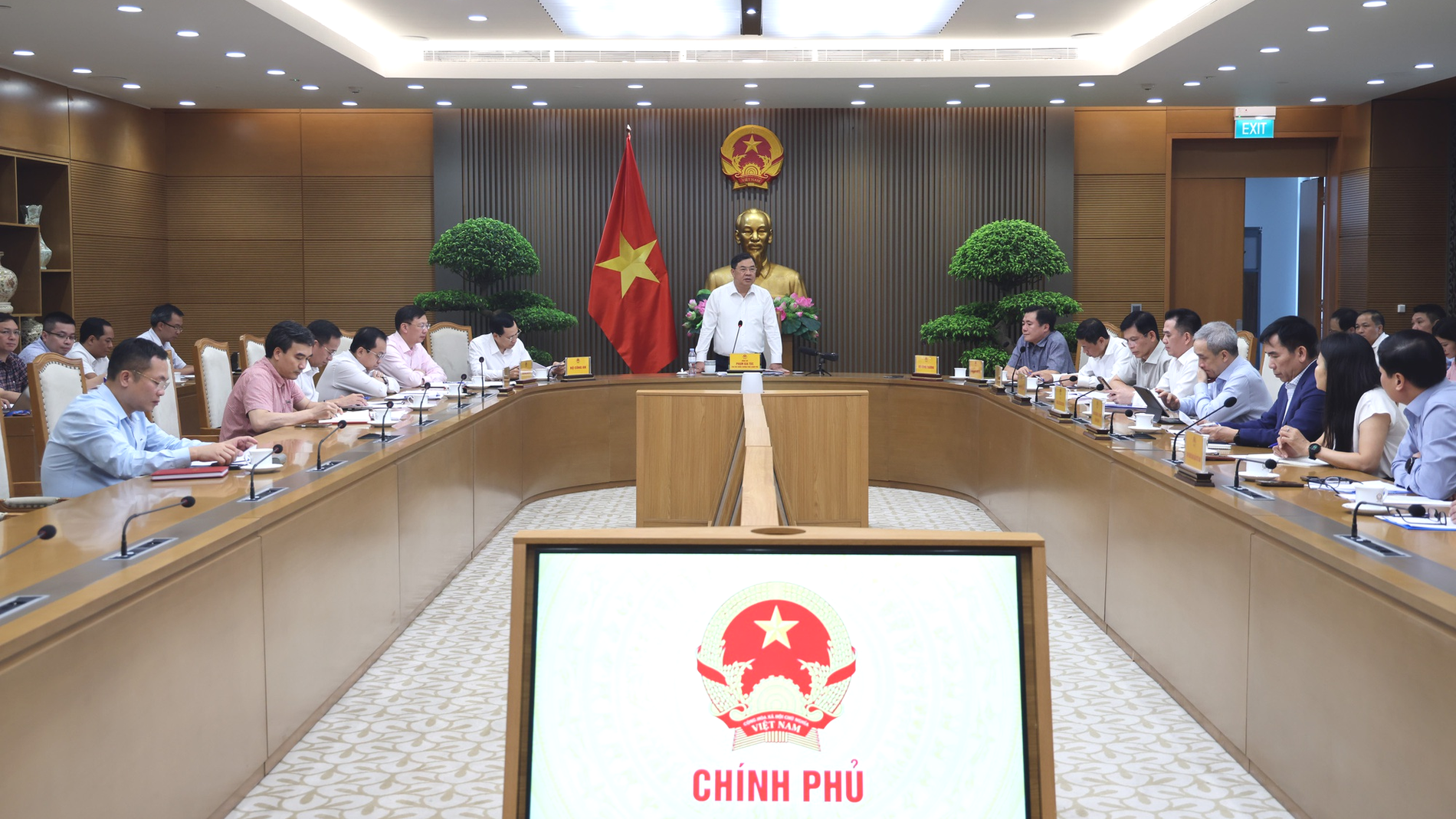 Bảo đảm nguồn cung, chất lượng và quyền lợi người tiêu dùng khi chuyển đổi sang xăng E10