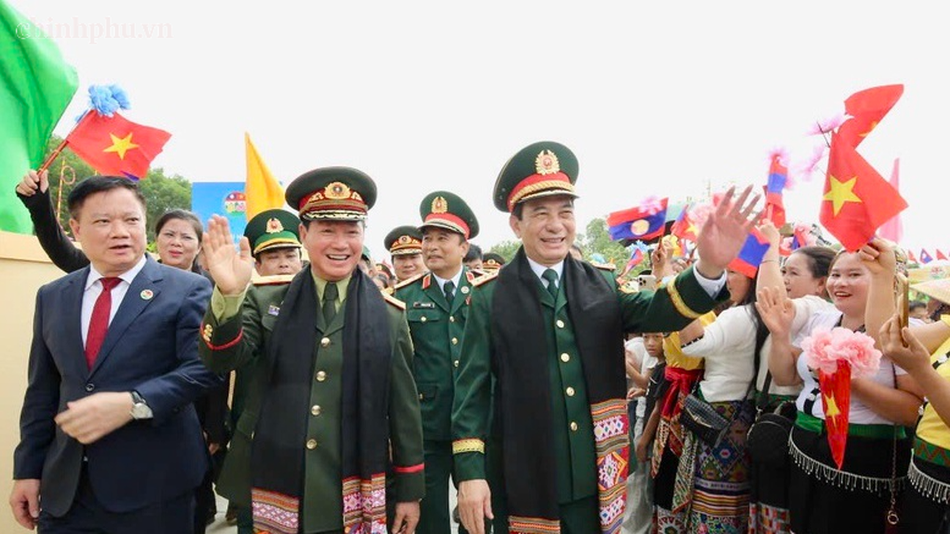 Việt Nam - Lào thắt chặt tình đoàn kết đặc biệt qua giao lưu hữu nghị quốc phòng biên giới 
