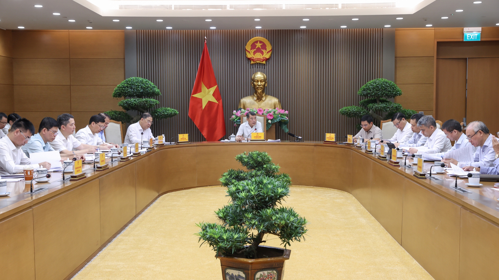 Cắt giảm tối đa các khâu trung gian trong hệ thống phân phối xăng dầu